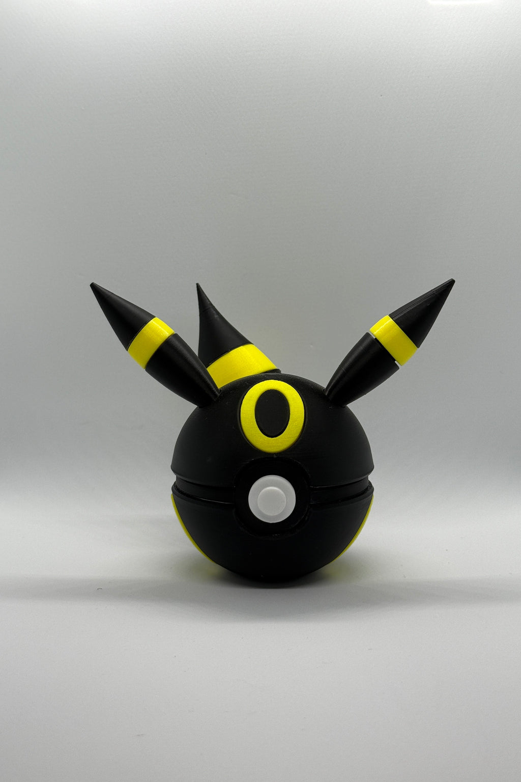 Umbreon Pokéball Collectible