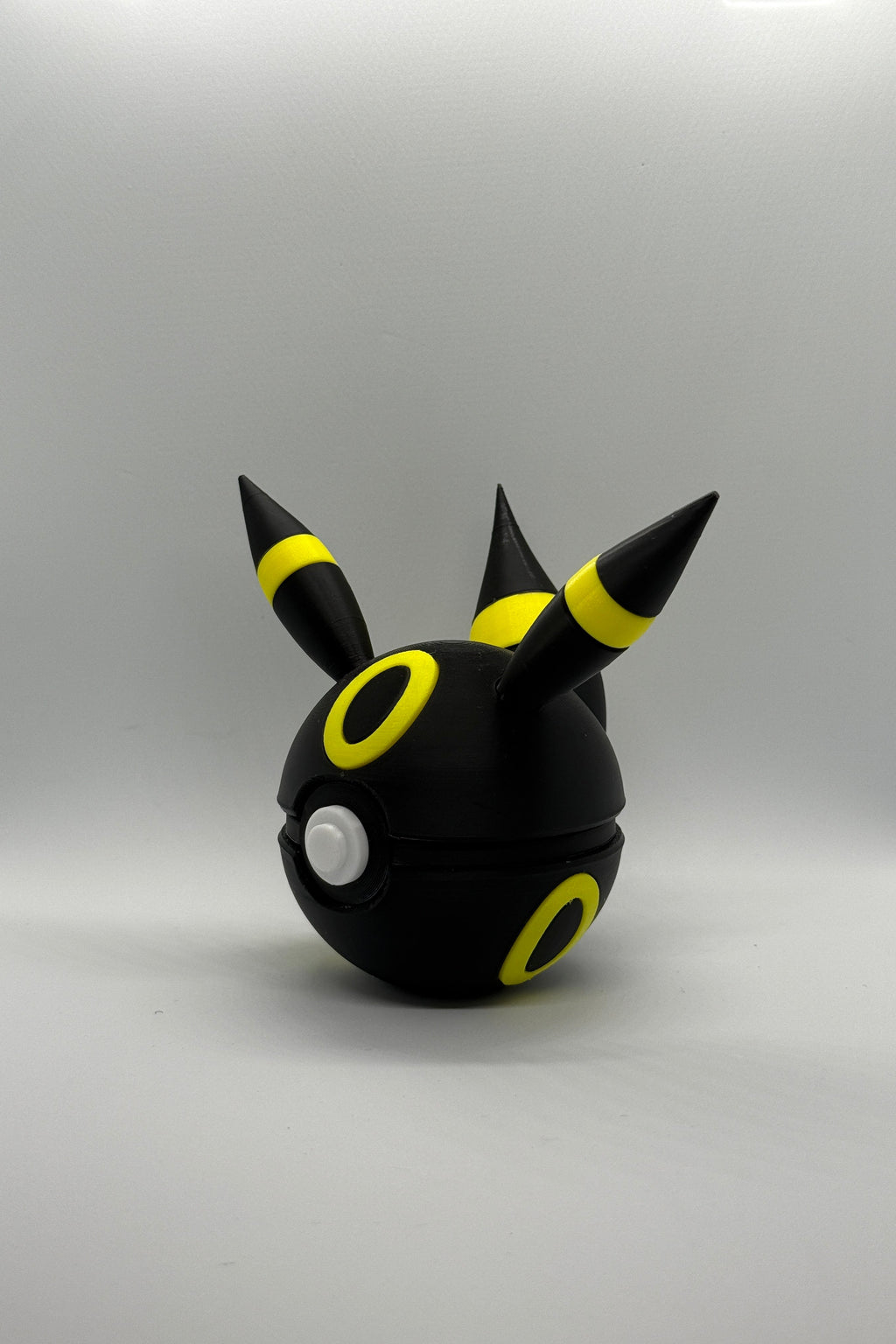 Umbreon Pokéball Collectible